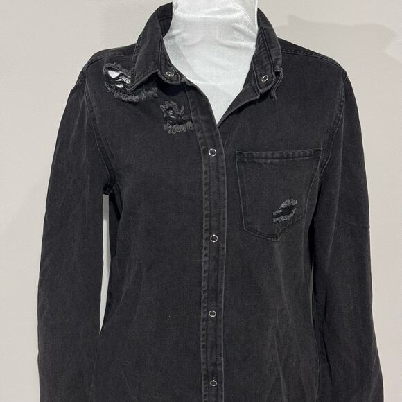Papaya Branch Distressed Shacket‎ NWT Black size Medium Snap Front - Picture 5 of 16